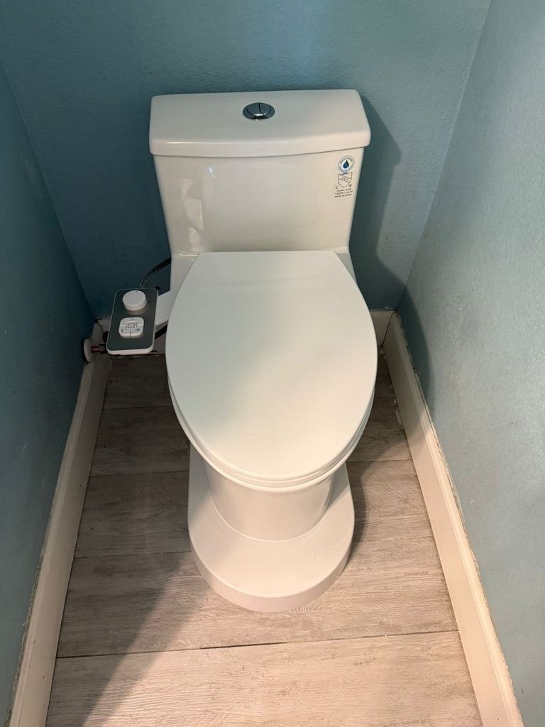 Toilet installation 